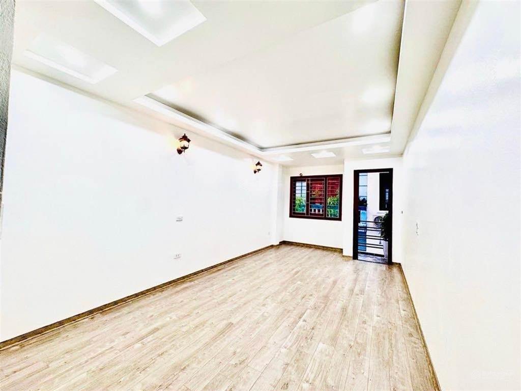 Cho thuê nhà thịnh liệt  trương định 40m2, 5 tầng, 3 ngủ mới tinh thông sàn, ô tô đỗ cửa, 13 tr/t