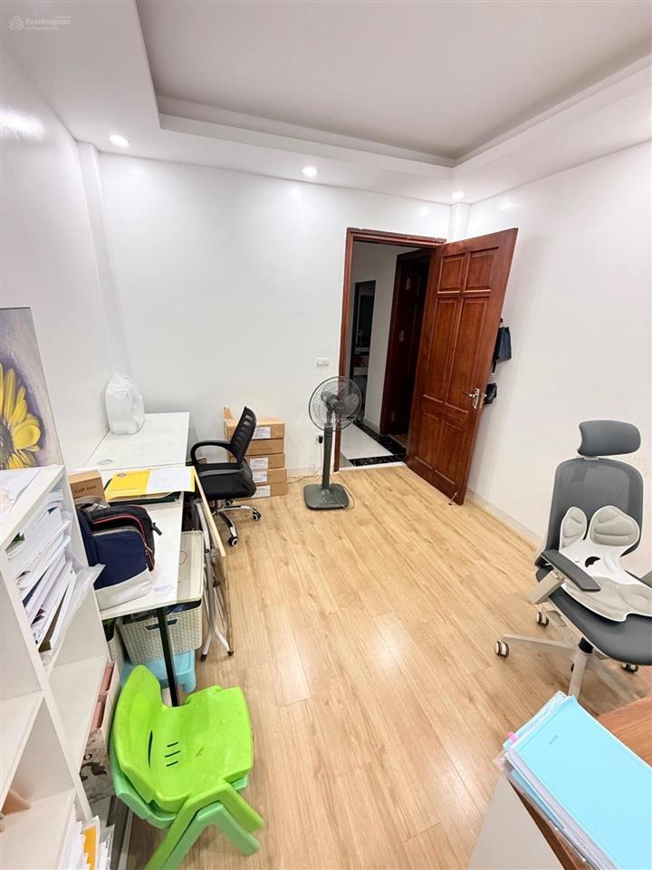 Cho thuê nhà mới tinh p linh đường hoàng liệt 40m 4 tầng 4 ngủ, full đồ mới ô tô đỗ cổng giá 10 tr