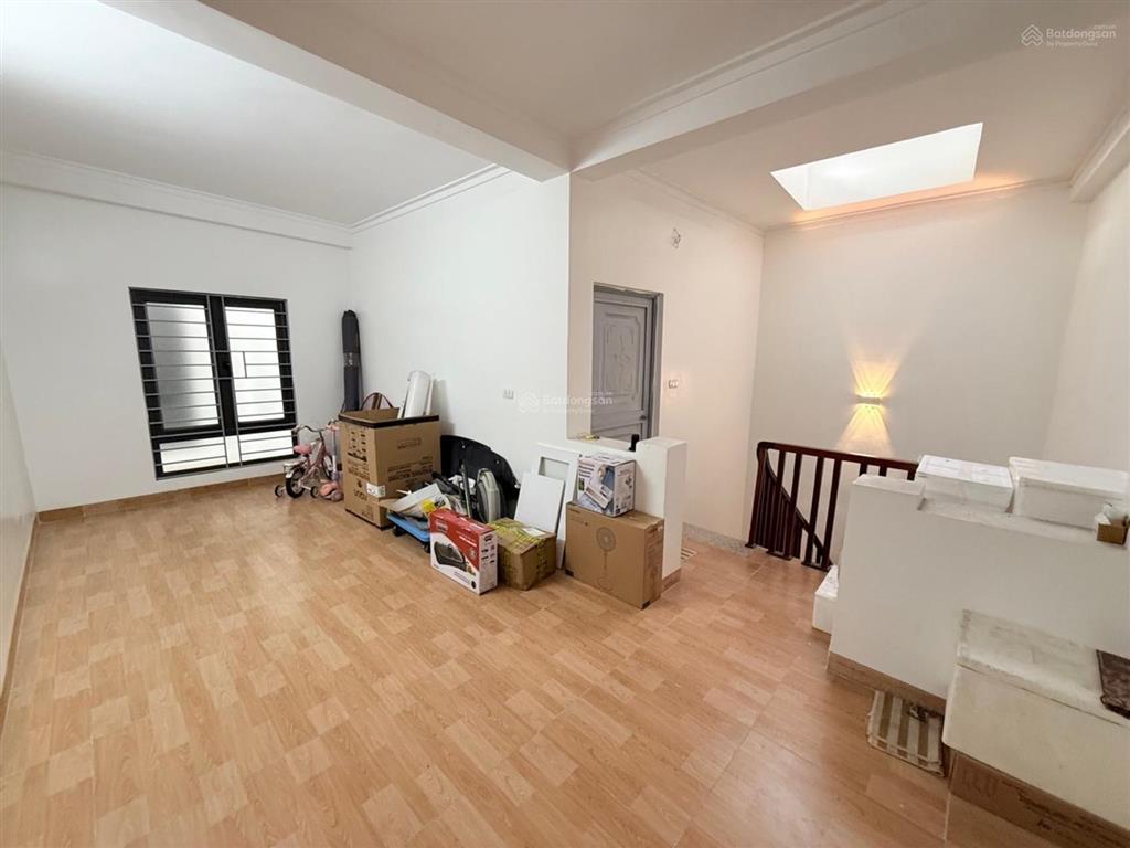 Cho thuê nhà mới tinh p linh đường hoàng liệt 40m 4 tầng 4 ngủ, full đồ mới ô tô đỗ cổng giá 10 tr