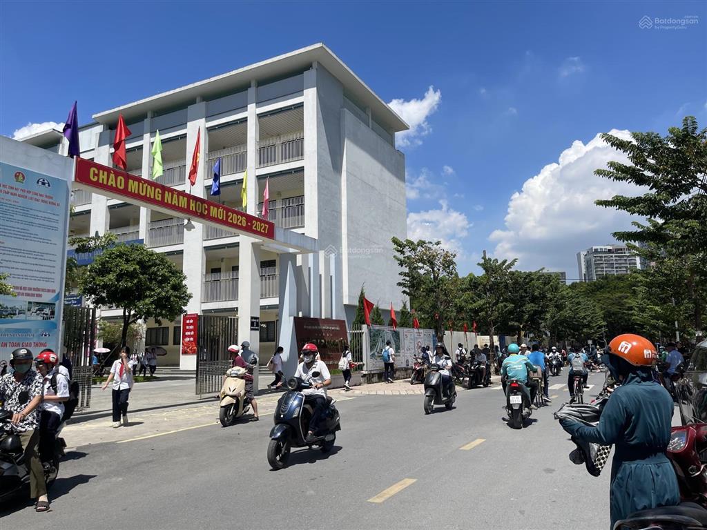 Bằng b hoàng liệt 40m 5 tầng 4 ngủ 10m ra ô tô, tương lai là trung tâm vùng lõi linh đàm giá 6,7 tỷ