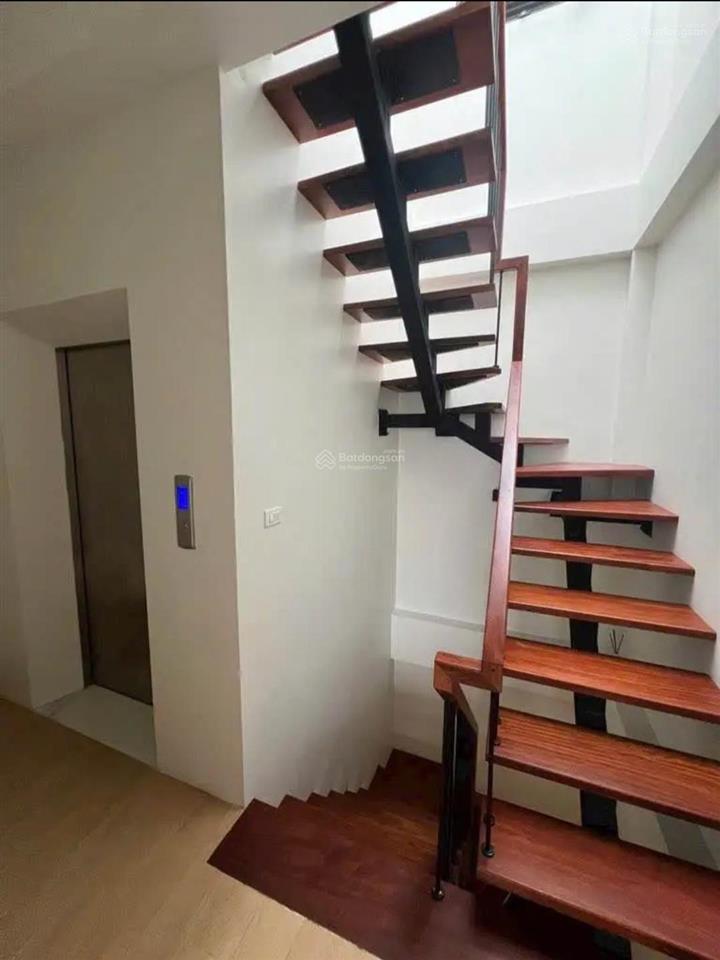 Bán nhà lâm hạ , dt 50m2 * m tiền 4m * thiết kế 7 tầng thang máy, oto đỗ cửa khu vip full nội thất