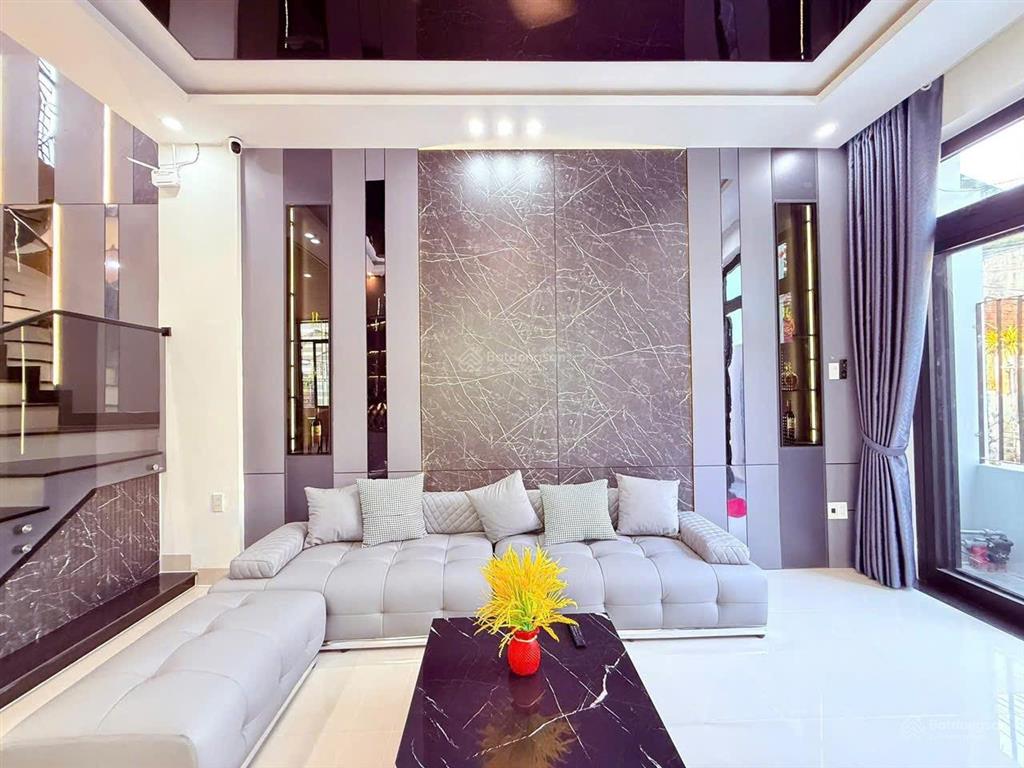 Siêu phẩm nhà 3 tầng kiểu villa 3 mặt tiền tôn đản  khe cạn không gian siêu thoáng chỉ 5 tỷ nhẹ