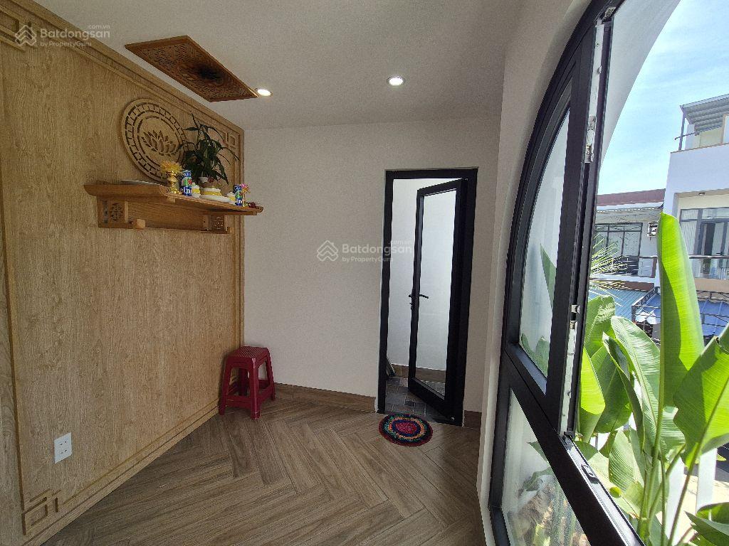 Nhà 2 tầng 2 mê đúc đường 6m ô tô đậu đỗ 81m cẩm lệ chỉ nhỉnh 5 tỷ