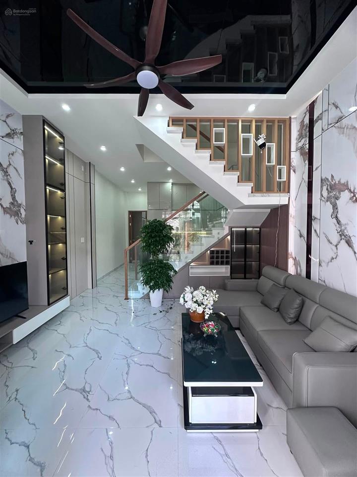 Nhà 3 tầng 3 mê kiệt ô tô thông thảm nhựa cách mặt tiền trường chinh chỉ 1 căn full nội thất