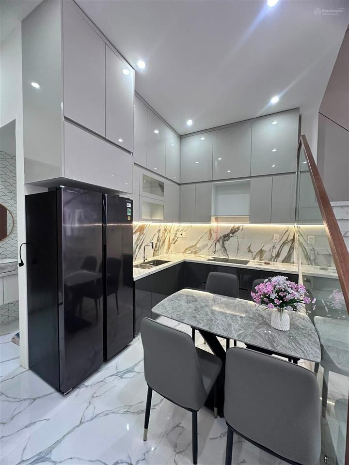 Nhà 3 tầng 3 mê kiệt ô tô thông thảm nhựa cách mặt tiền trường chinh chỉ 1 căn full nội thất