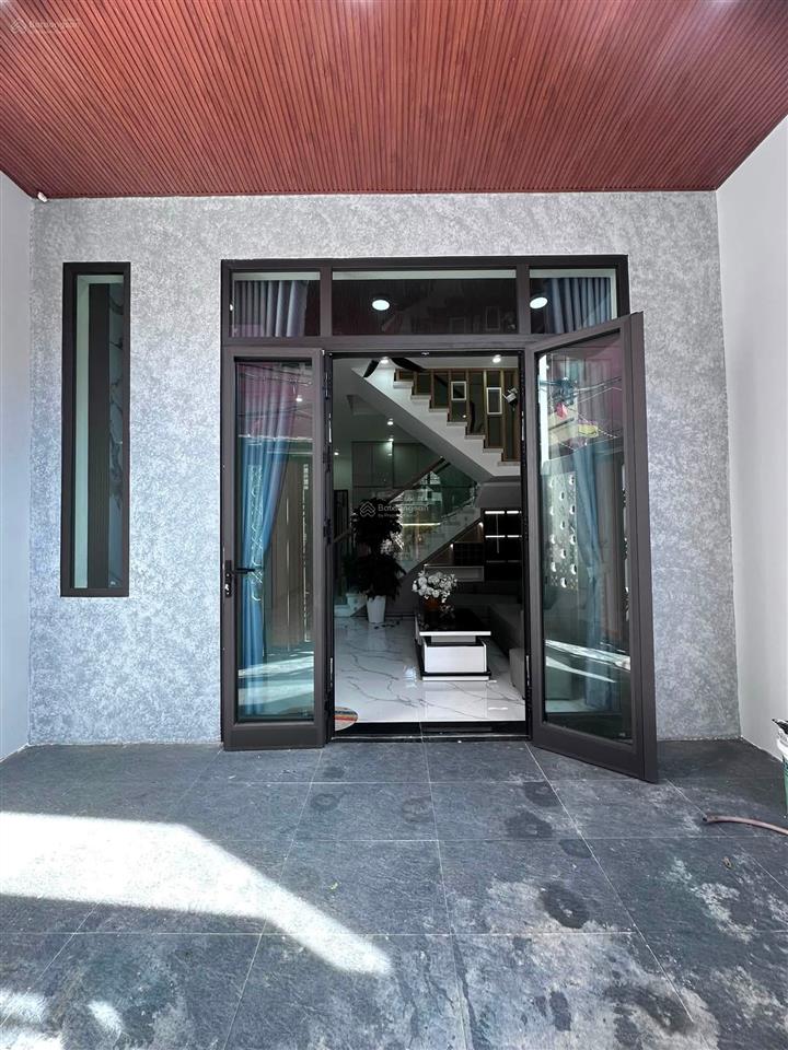 Nhà 3 tầng 3 mê kiệt ô tô thông thảm nhựa cách mặt tiền trường chinh chỉ 1 căn full nội thất
