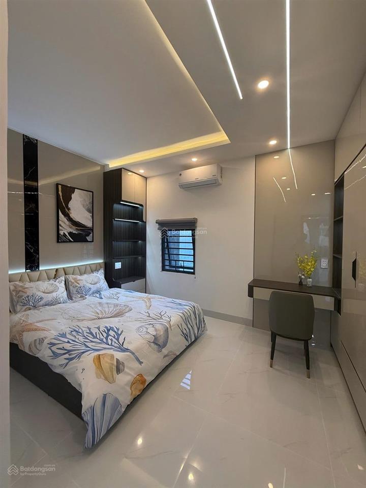 Sát huỳnh ngọc huệ nhà 3 tầng 3 mê, full nội thất cao cấp đường 5,5m + lề 4m