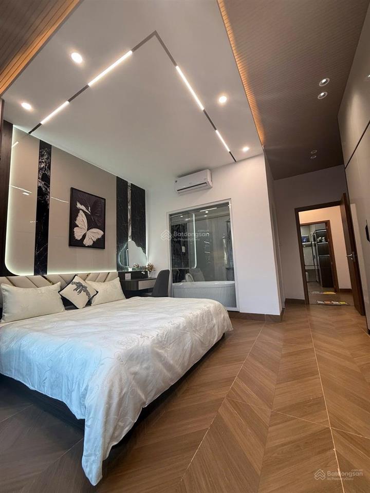Sát huỳnh ngọc huệ nhà 3 tầng 3 mê, full nội thất cao cấp đường 5,5m + lề 4m
