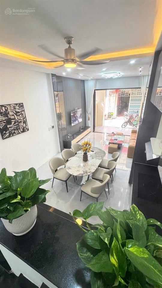 Nhà đẹp 2 mặt kiệt 2 mê cù chính lan. cực đẹp full nội thất cao cấp chỉ nhỉnh 5 tỷ
