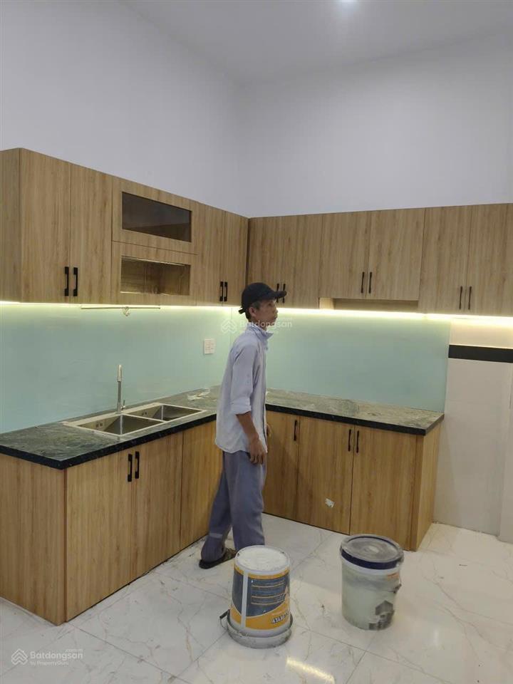 Nhỉnh 1 tỷ sở hữu ngay nhà đẹp hòa tiến 2 mặt kiệt, ngang gần 6m, ô tô đỗ cửa!