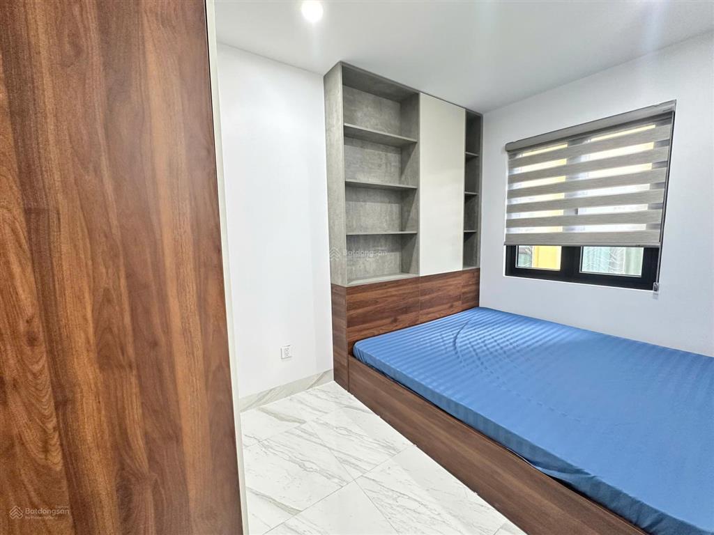 Cho thuê 1 ngủ 1 khách nguyễn khang ô tô đỗ cửa, điện nước giá dân