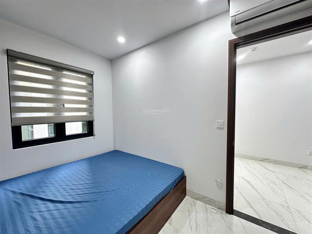 Cho thuê 1 ngủ 1 khách nguyễn khang ô tô đỗ cửa, điện nước giá dân