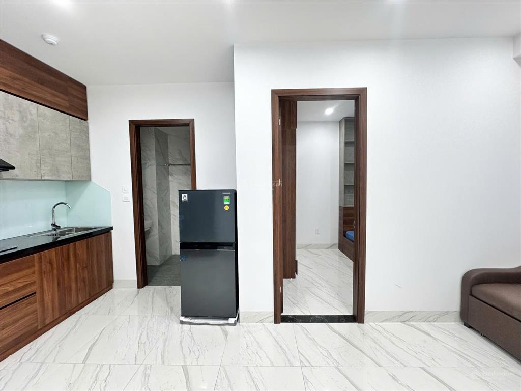 Cho thuê 1 ngủ 1 khách nguyễn khang ô tô đỗ cửa, điện nước giá dân