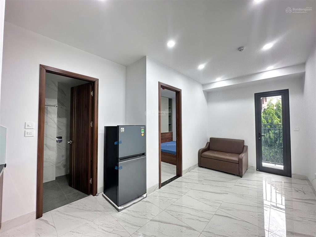 Cho thuê 1 ngủ 1 khách nguyễn khang ô tô đỗ cửa, điện nước giá dân