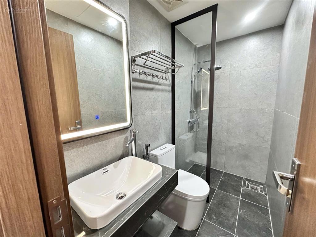 Cho thuê cc mini 2 ngủ 1 khách ô tô đỗ cửa gần hoàng quốc việt, cầu giấy giá 11 triệu/th