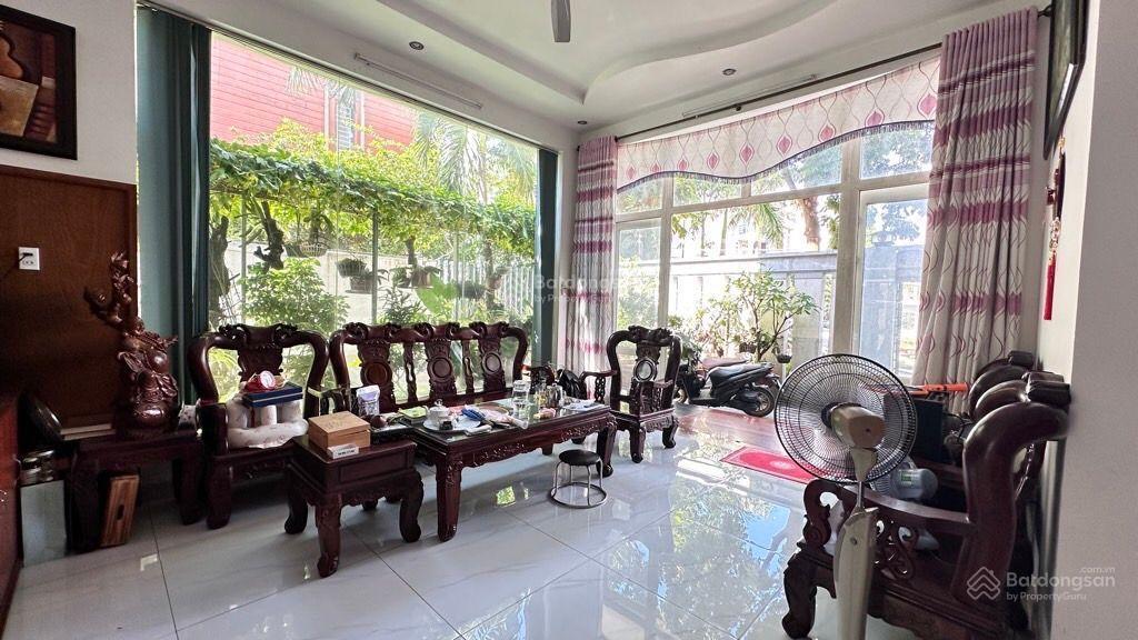 Biệt thự cao cấp  khu dân cư thới an  quận 12  4 tầng 240m2  giá 18,8 tỷ