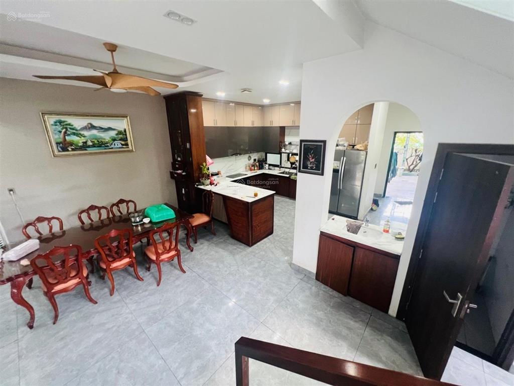 Biệt thự nghỉ dưỡng cao cấp view sông  350m2  5 tầng  q12  giá 18 tỷ