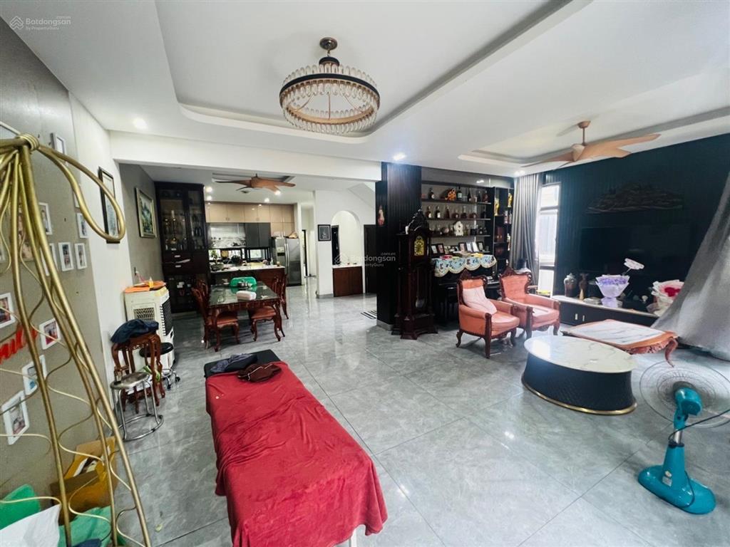 Biệt thự nghỉ dưỡng cao cấp view sông  350m2  5 tầng  q12  giá 18 tỷ