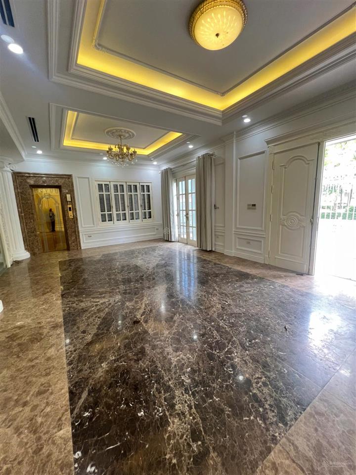 Biệt thự đơn lập vip  kđt việt hưng  long biên  vỉa hè  view vườn hoa  thang máy. dt 245mx4t