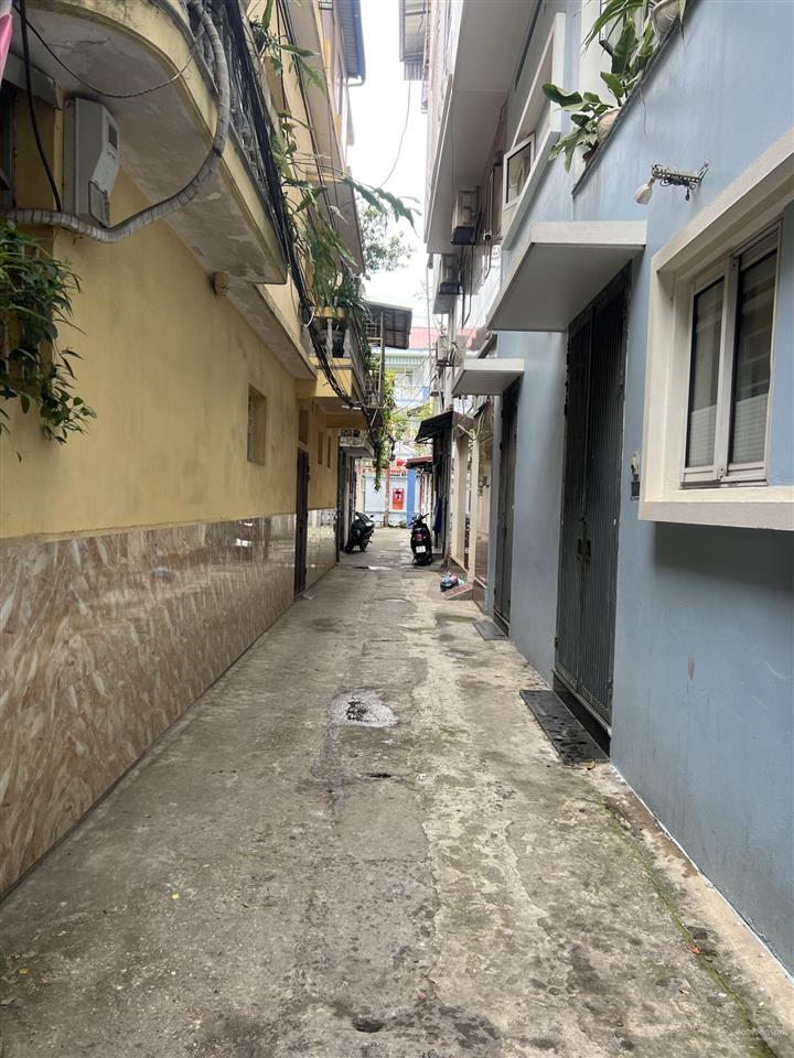 Bán nhà nguyễn an hbt hà nội, 2 tầng , phân lô , đường bàn cờ 50m ,ô tô tránh, sổ đỏ c/chủ. 9,8 tỷ.