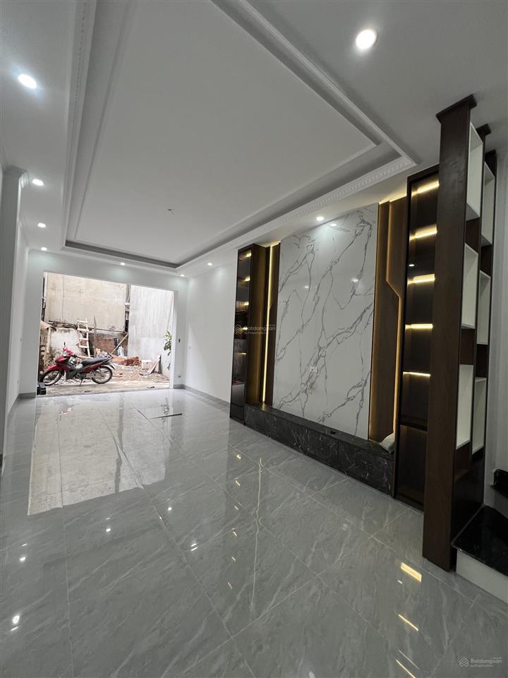 Bán nhà đường ngọc hồi tt văn điển 40m  6 tầng, thang máy mới coong 7,6 tỷ