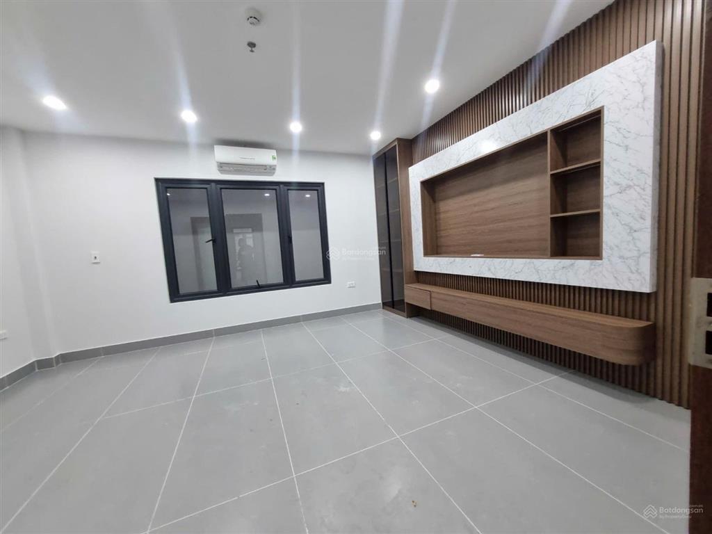 Nhà đẹp đại từ 35m  6 tầng thang máy  phân lô  giá 8,45 tỷ.