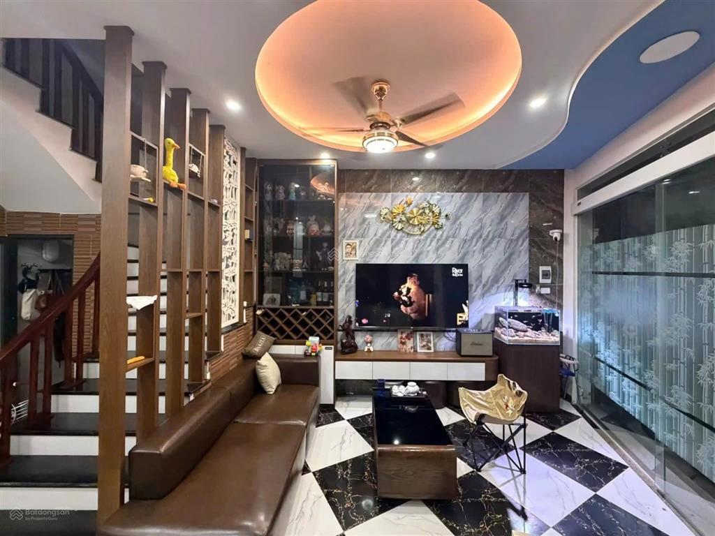 Bán nr 4pn, 4wc, 35m2, 5,95 tỷ tại mậu lương, kiến hưng, hà đông