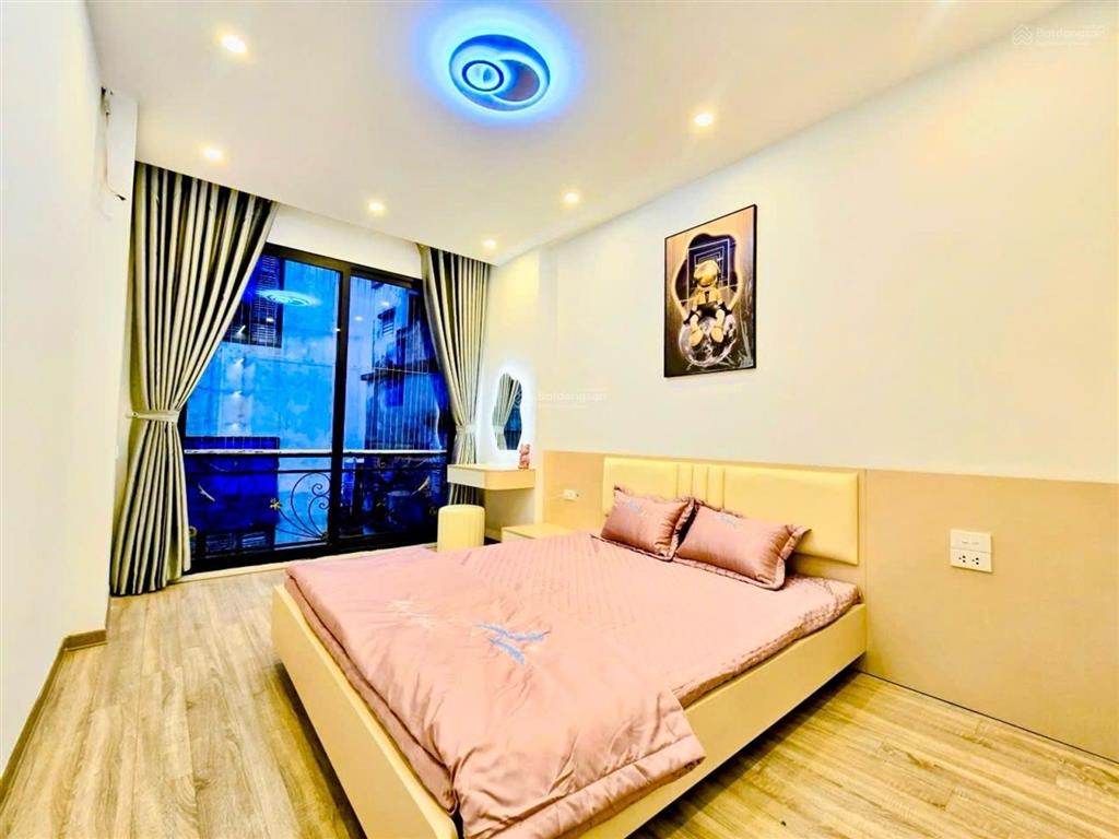 Bán nhà trương định  nhà mới  vài bước ô tô  sát phố  34m2  6 tầng  full nội thất giá 7,5 tỷ
