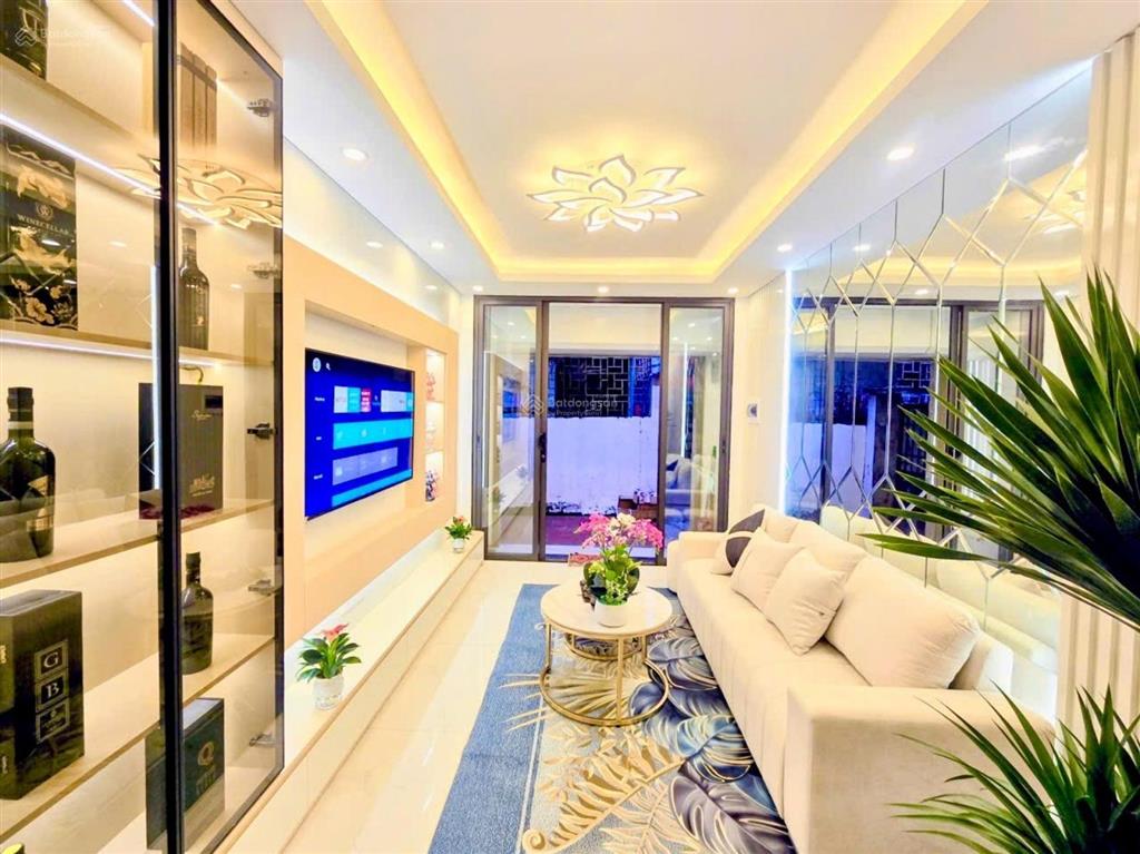 Bán nhà trương định  nhà mới  vài bước ô tô  sát phố  34m2  6 tầng  full nội thất giá 7,5 tỷ