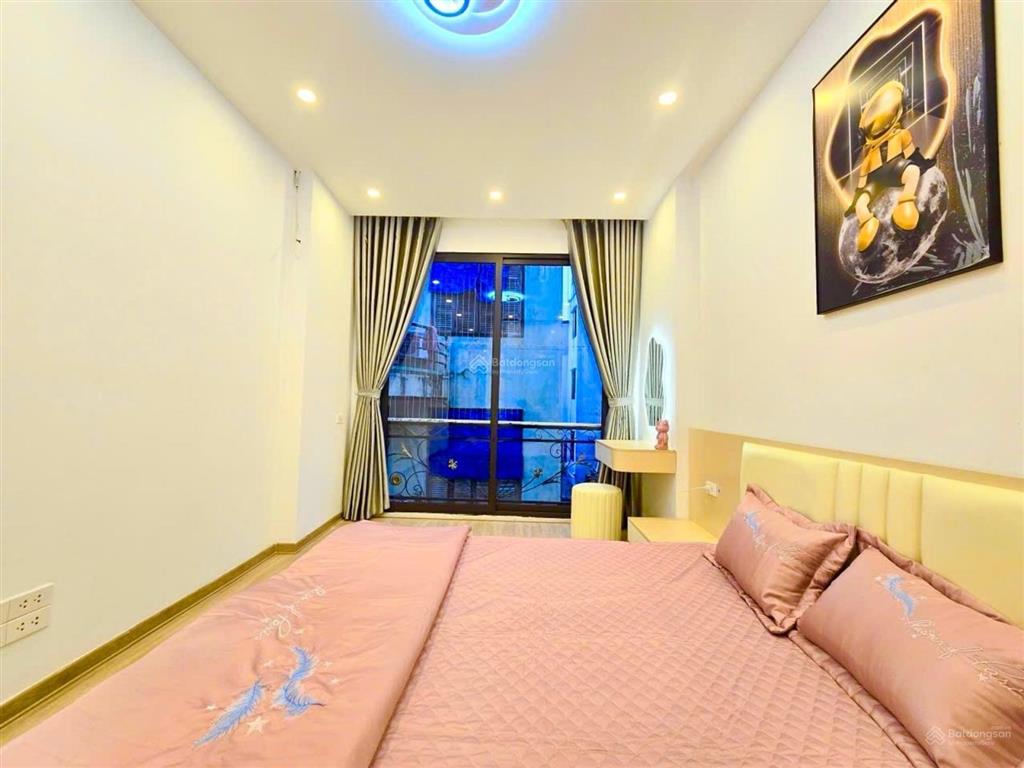 Bán nhà trương định  nhà mới  vài bước ô tô  sát phố  34m2  6 tầng  full nội thất giá 7,5 tỷ