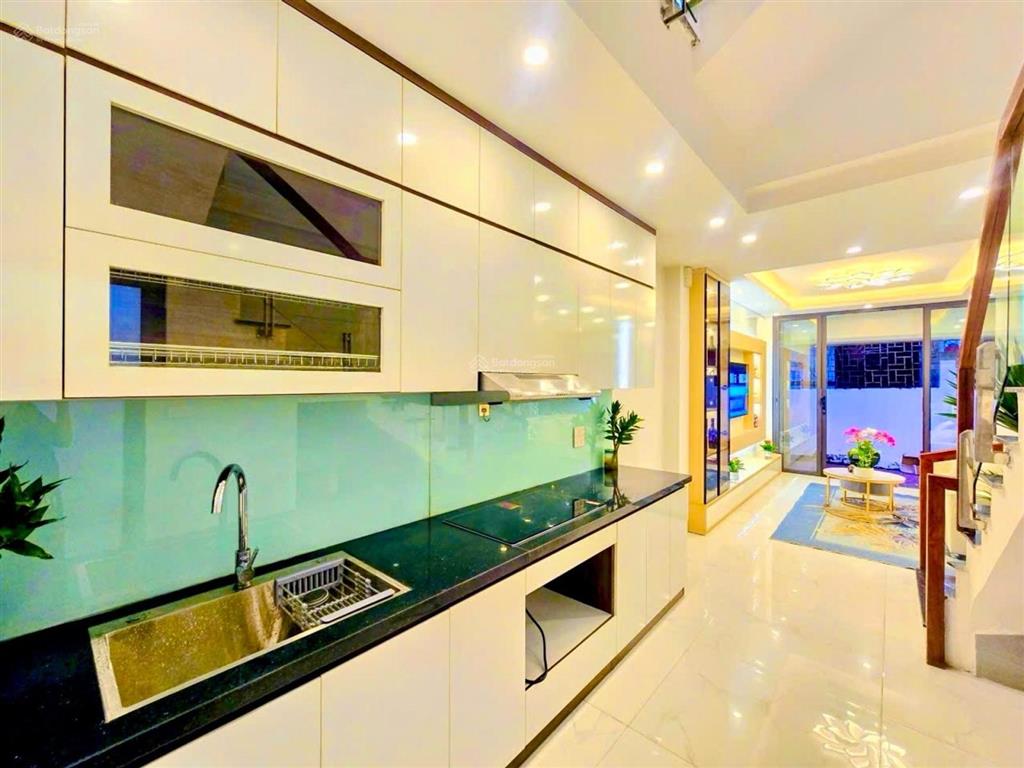 Bán nhà trương định  nhà mới  vài bước ô tô  sát phố  34m2  6 tầng  full nội thất giá 7,5 tỷ