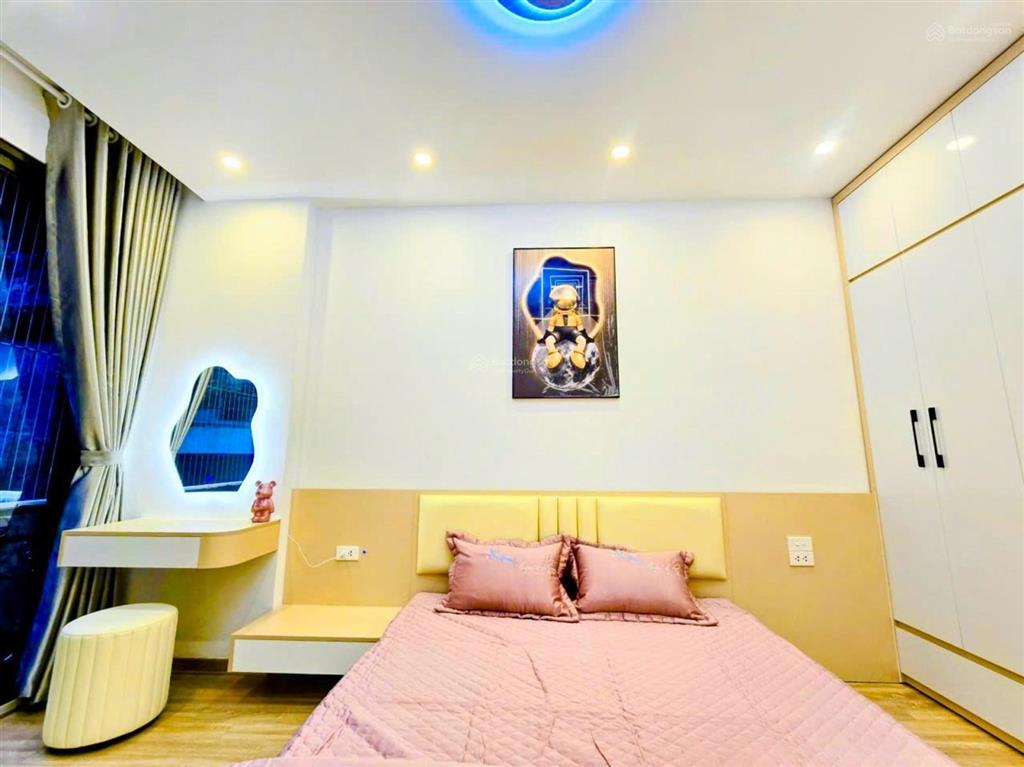 Bán nhà trương định  nhà mới  vài bước ô tô  sát phố  34m2  6 tầng  full nội thất giá 7,5 tỷ