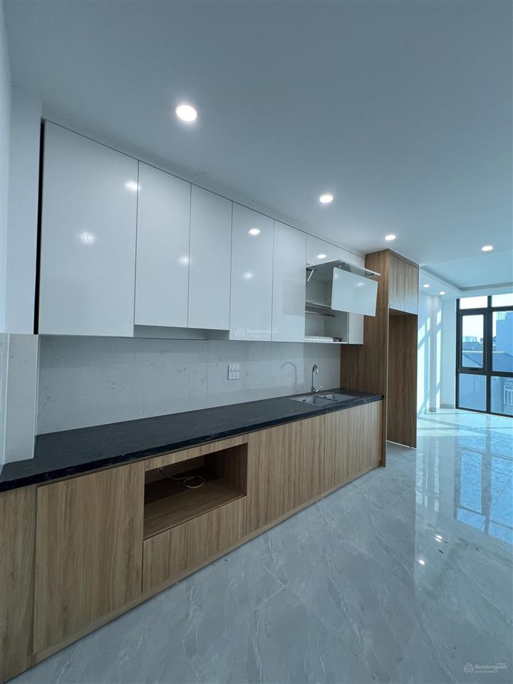 Bán nhà tứ hiệp thanh trì, 43m26 tầng, thang máy, ô tô đỗ cửa, mới koong giá 8,5 tỷ.