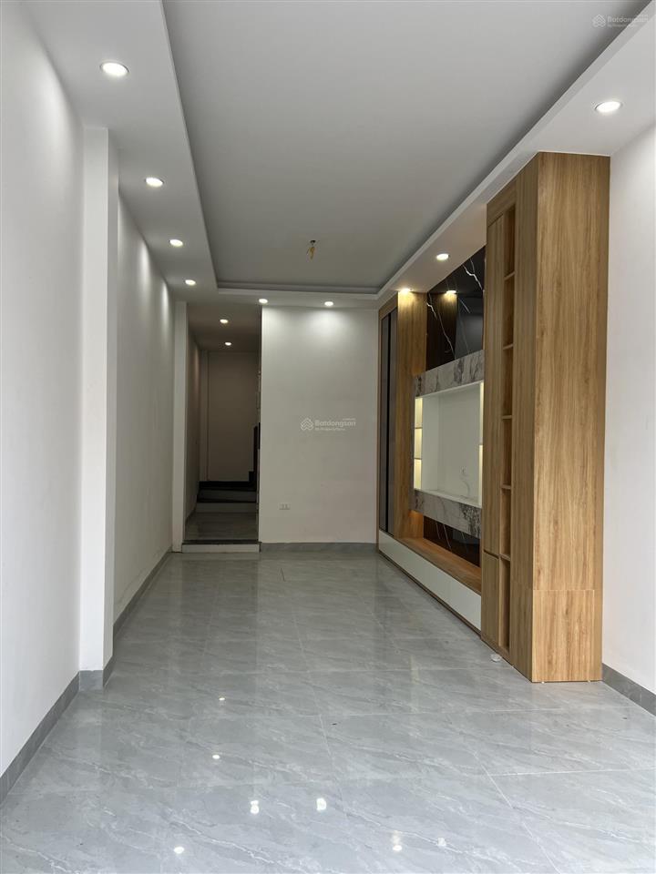 Bán nhà tứ hiệp thanh trì, 43m26 tầng, thang máy, ô tô đỗ cửa, mới koong giá 8,5 tỷ.