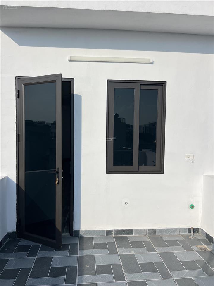 Bán nhà tứ hiệp thanh trì, 43m26 tầng, thang máy, ô tô đỗ cửa, mới koong giá 8,5 tỷ.