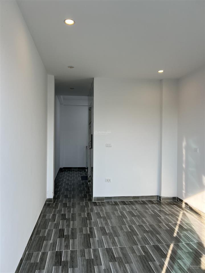 Bán nhà tứ hiệp thanh trì, 43m26 tầng, thang máy, ô tô đỗ cửa, mới koong giá 8,5 tỷ.