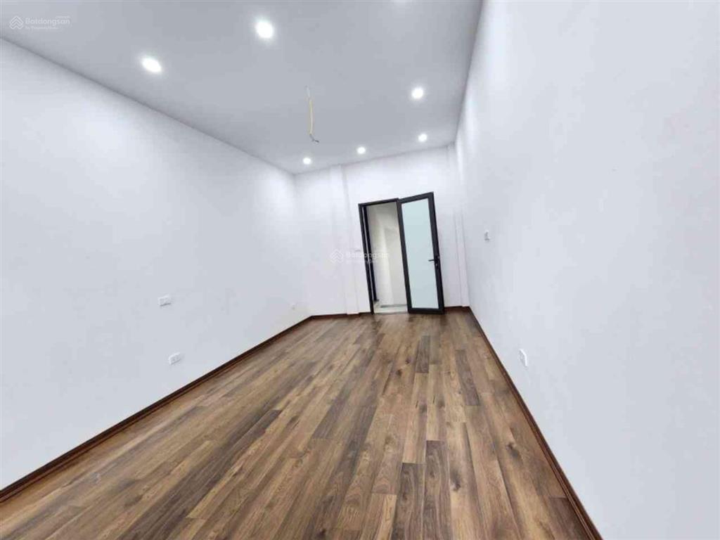 Bán nhà riêng đẹp, nhiều tiện ích tại tân mai, 4,35 tỷ, 25 m2