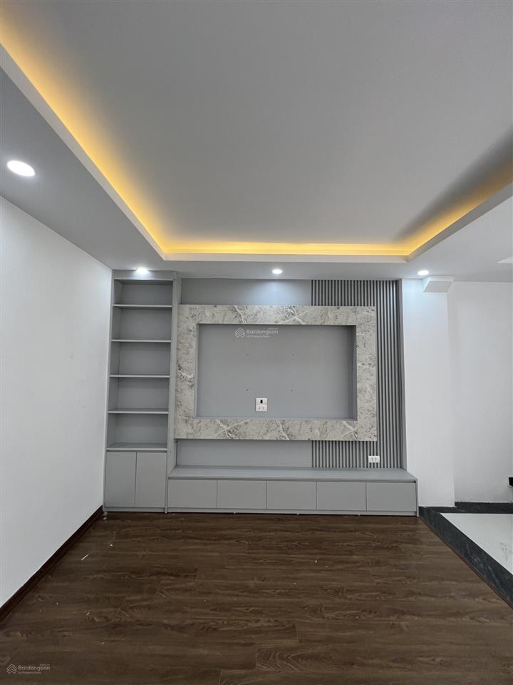 Nhà vĩnh quỳnh  ngọc hồi 50m2  5 tầng xây mới, phong cách hiện đại, 2 mặt ngõ thoáng trước sau