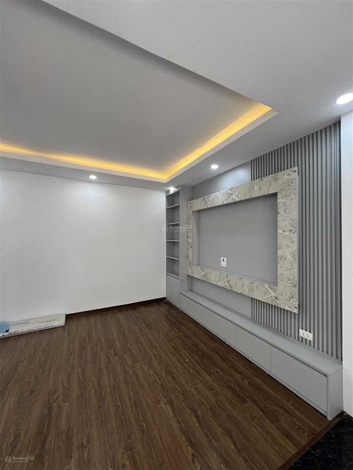 Nhà vĩnh quỳnh  ngọc hồi 50m2  5 tầng xây mới, phong cách hiện đại, 2 mặt ngõ thoáng trước sau