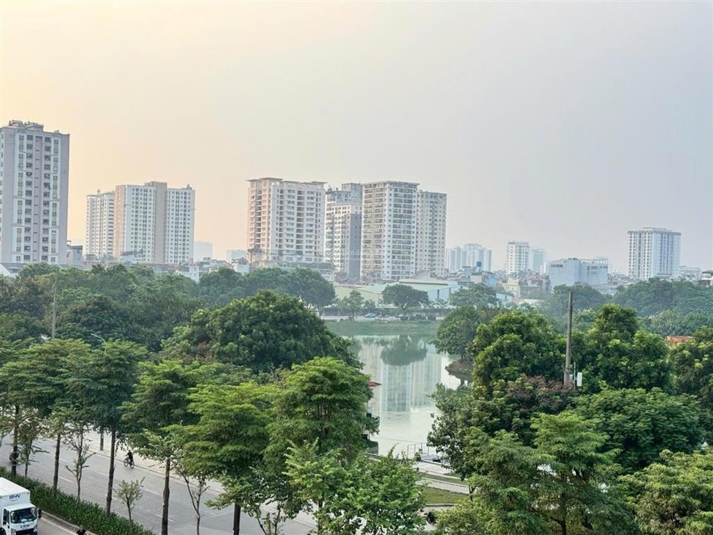 Bán cc 2pn 2wc view hồ đền lừ 2, 4,2 tỷ, 63m2 bao đẹp uy tín mới koong, sổ đỏ chính chủ.