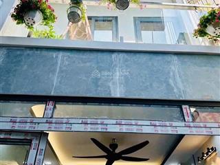 Nhà đẹp 3 tầng quận 11  gần hàn hải nguyên  minh phụng  3/2 (phó cơ điều) 25m2 hướng nam