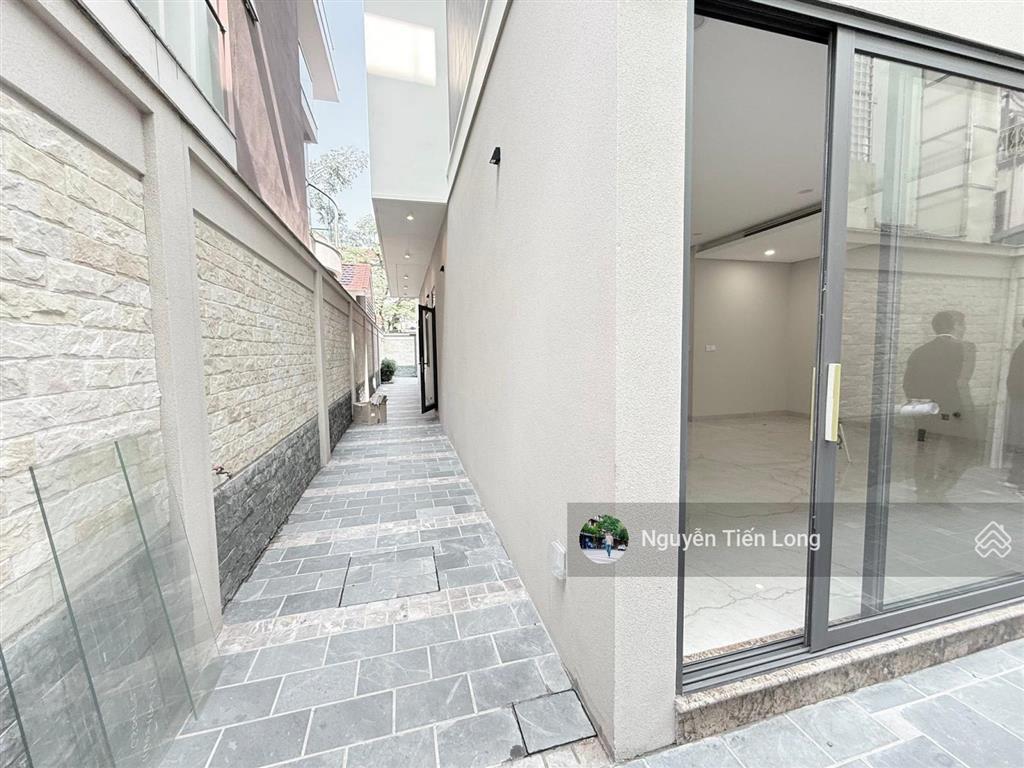 Biệt thự làng quốc tế thăng long  2 mặt  đường to vỉa hè rộng  205m2 x 4t thang máy mới  126 tỷ