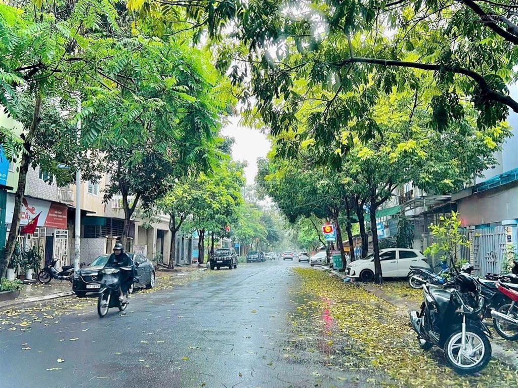 Tân mai , lô góc 2 mặt phố , kinh doanh bét nhè , 4 ô tô tránh , vỉa hè , thang máy, 60m2, 16 tỷ