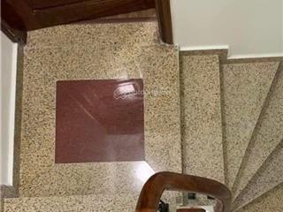 Nhà đẹp giải phóng, mt 4,5m  ngõ thông  vừa ở vừa kinh doanh được.