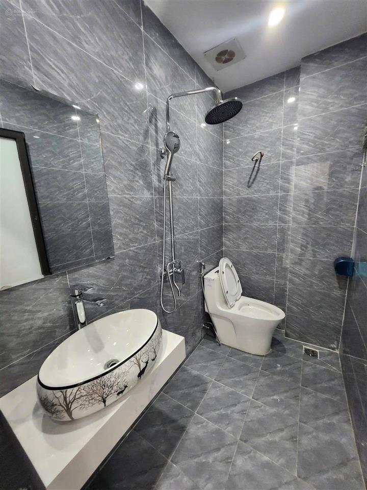Nhà bằng liệt 5t  nhà dân xây chắc chắn  công năng đầy đủ  gần kđt tây nam linh đàm.