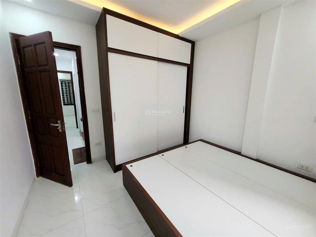 Nhà bằng liệt 5t  nhà dân xây chắc chắn  công năng đầy đủ  gần kđt tây nam linh đàm.