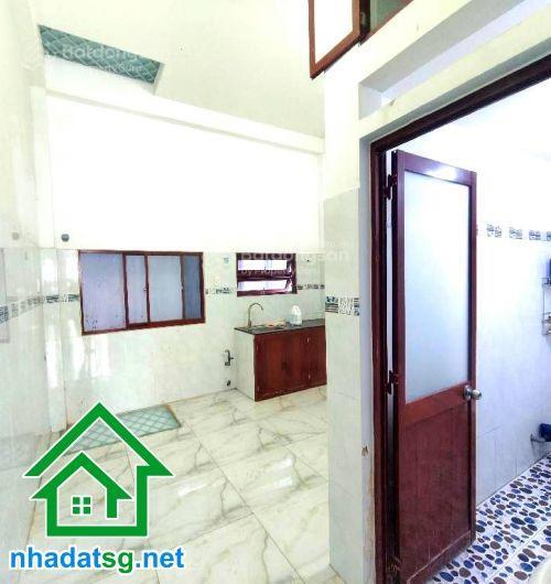 Chỉ 5,2 tỷ  nhà 3 tầng ngay ngã tư thoại ngọc hầu & lũy bán bích dòng tiền 16,5tr/tháng  3 pn