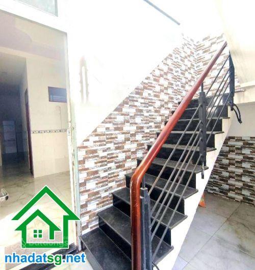 Chỉ 5,2 tỷ  nhà 3 tầng ngay ngã tư thoại ngọc hầu & lũy bán bích dòng tiền 16,5tr/tháng  3 pn