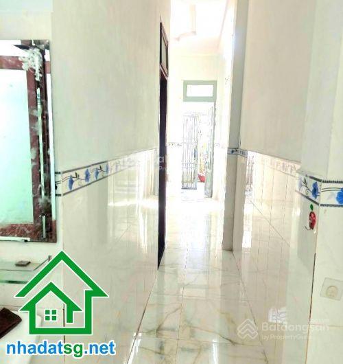 Chỉ 5,2 tỷ  nhà 3 tầng ngay ngã tư thoại ngọc hầu & lũy bán bích dòng tiền 16,5tr/tháng  3 pn