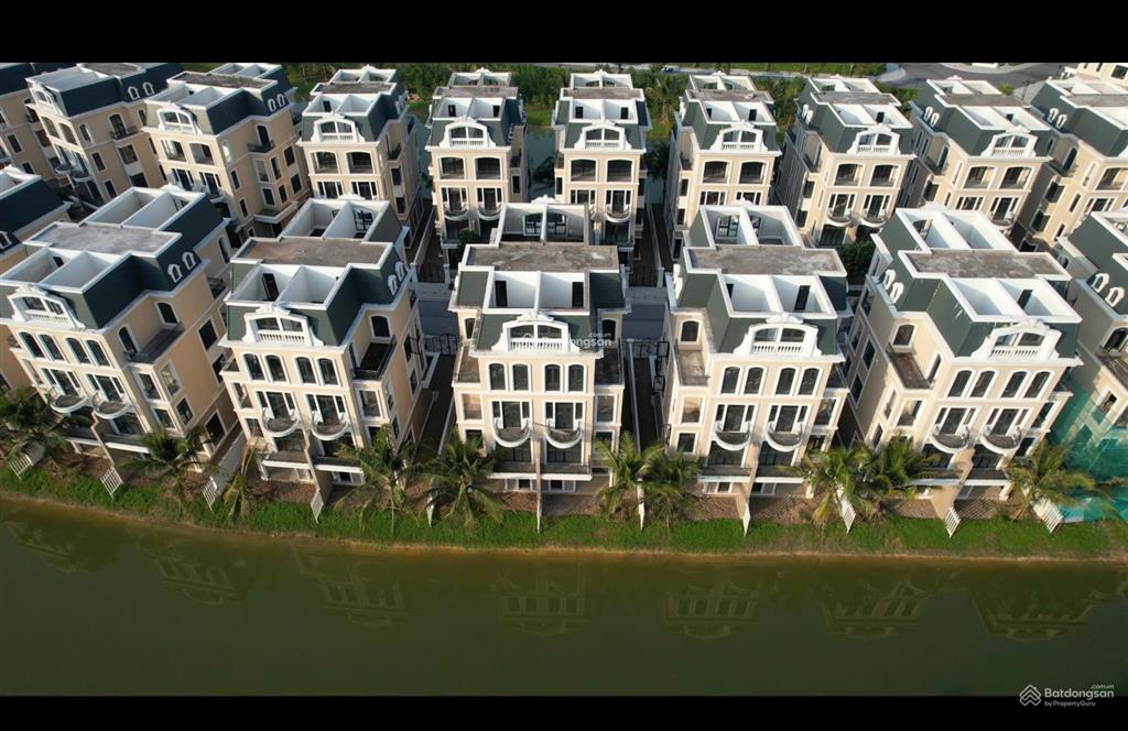 Biệt thự view sông vip ngọc trai  giá bằng 1/3 vinhomes riverside   cdt 0978 585 ***